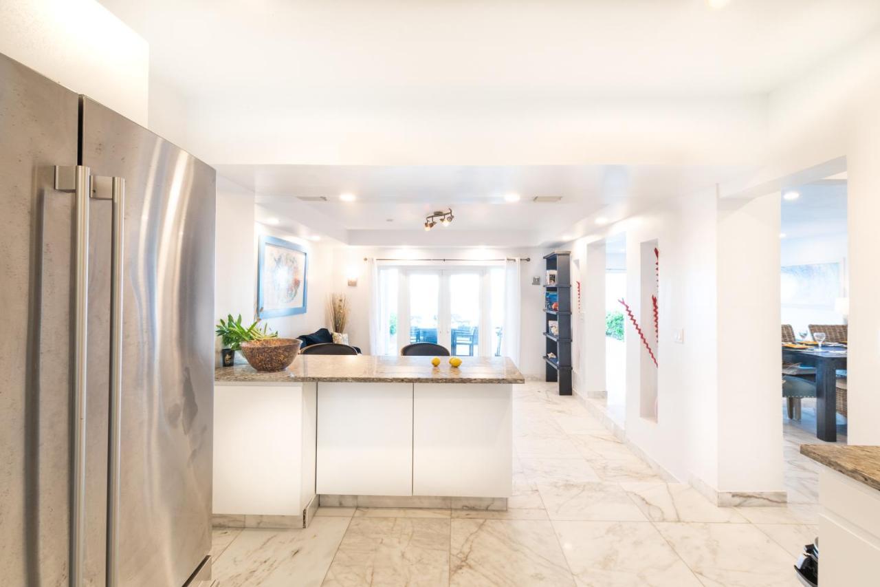 Caprice 9 - Oceanfront Villa - Gated Community With Pool Nassau Esterno foto
