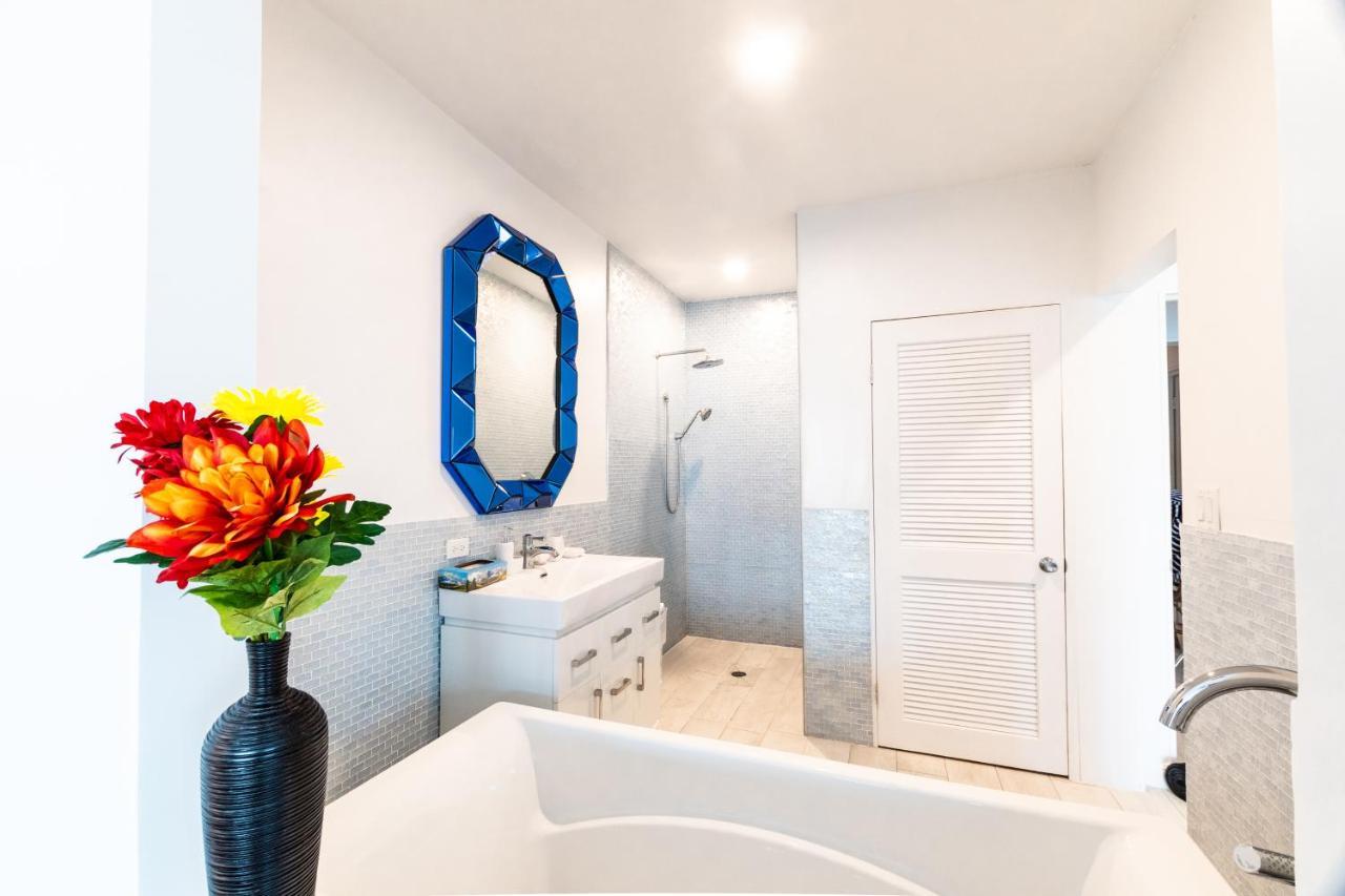 Caprice 9 - Oceanfront Villa - Gated Community With Pool Nassau Esterno foto