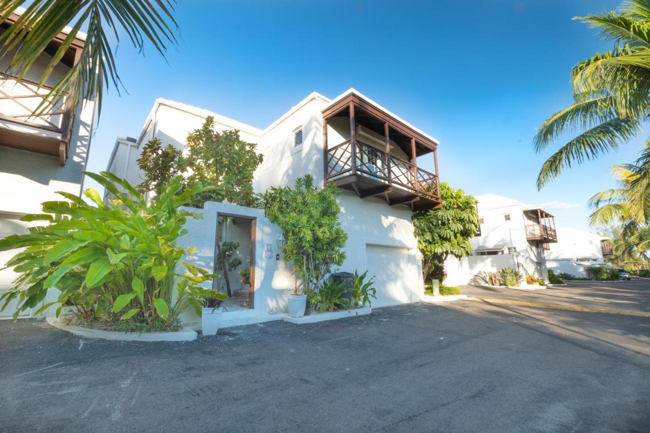 Caprice 9 - Oceanfront Villa - Gated Community With Pool Nassau Esterno foto