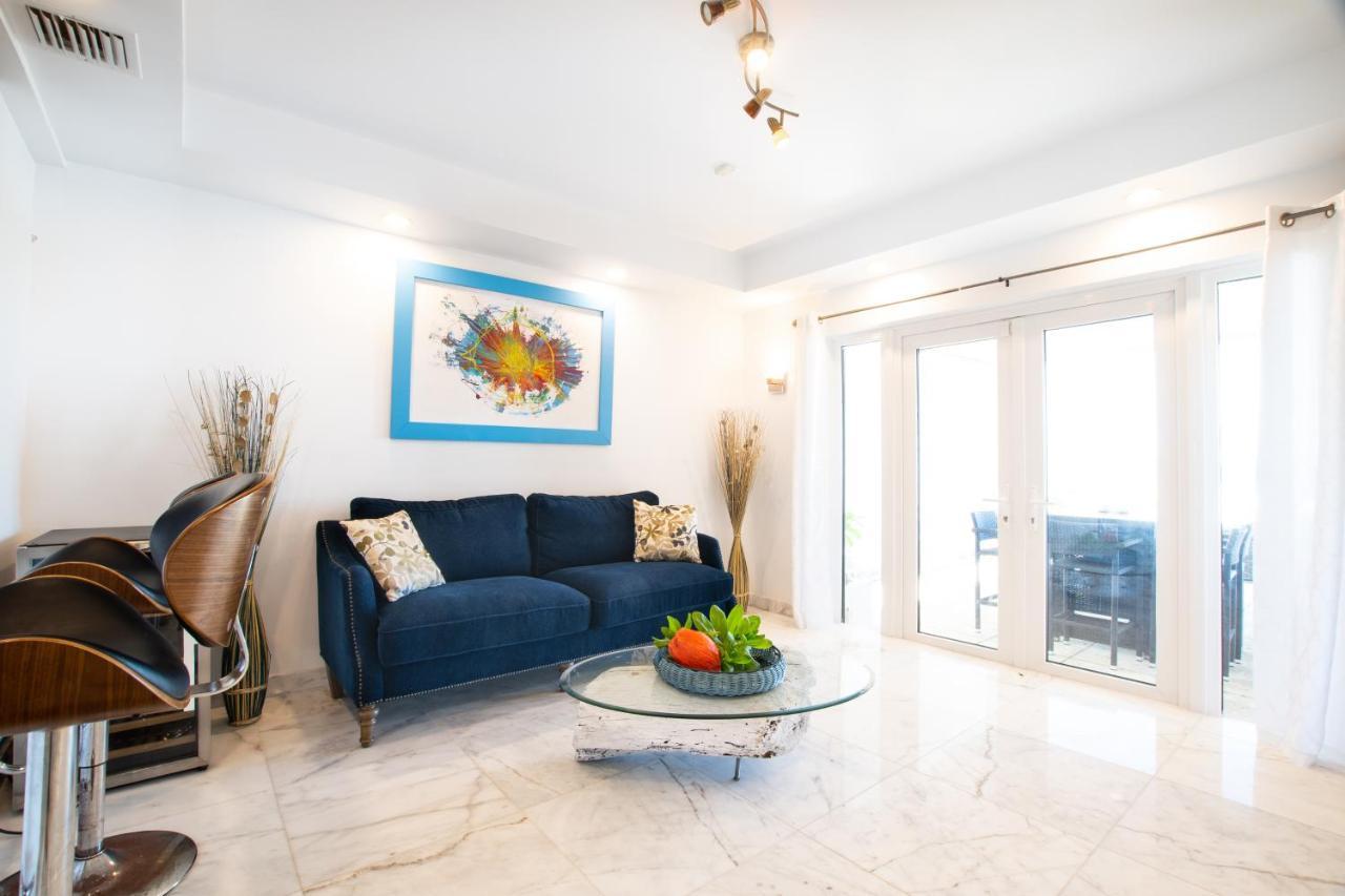 Caprice 9 - Oceanfront Villa - Gated Community With Pool Nassau Esterno foto